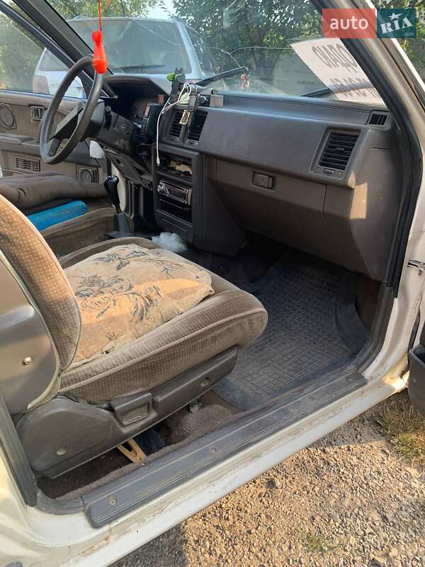 Універсал Nissan Bluebird 1987 в Гусятині