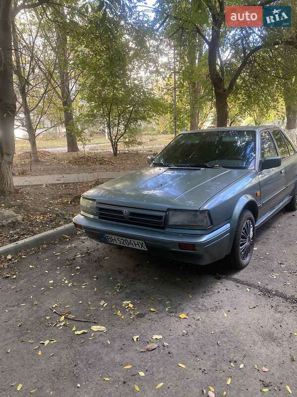 Седан Nissan Bluebird 1987 в Миколаєві