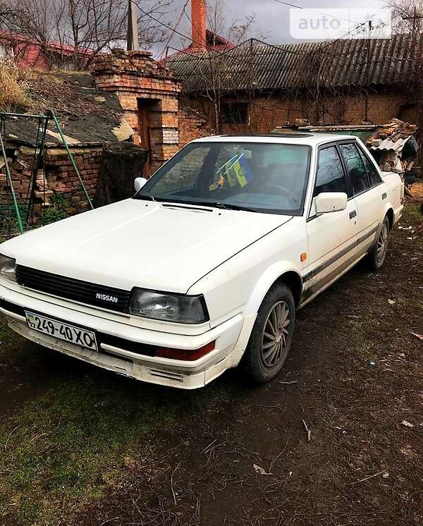 Седан Nissan Bluebird 1986 в 