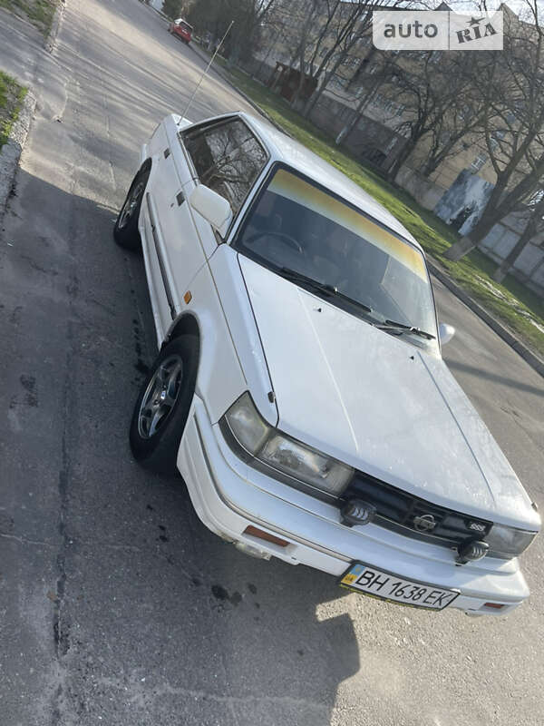 Седан Nissan Bluebird 1988 в Одессе