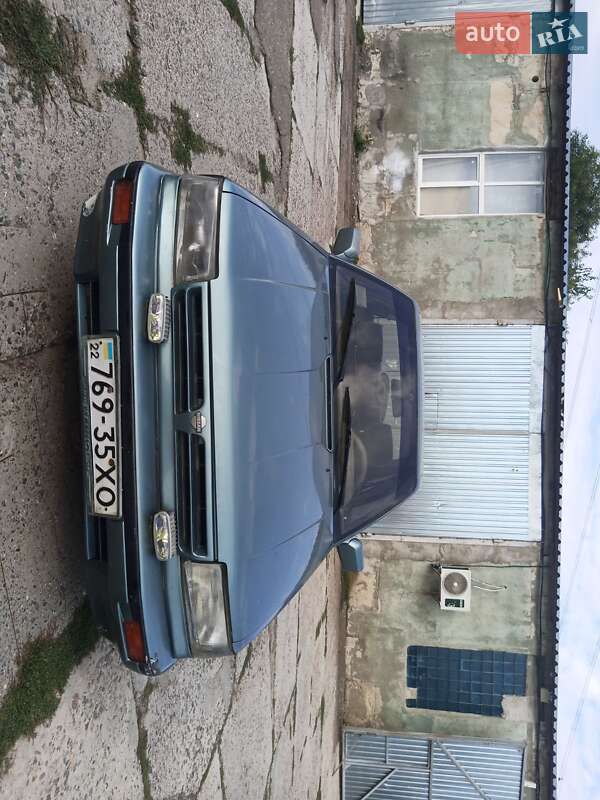 Седан Nissan Bluebird 1989 в Одесі