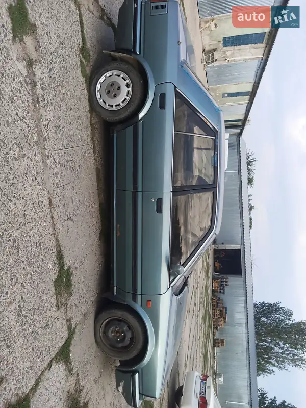 Nissan Bluebird 1989