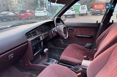 Седан Nissan Bluebird 1990 в Одесі