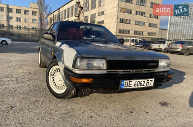 Седан Nissan Bluebird 1988 в Миколаєві