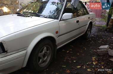 Седан Nissan Bluebird 1988 в Одесі