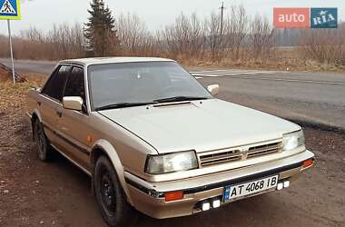 Седан Nissan Bluebird 1990 в Богородчанах