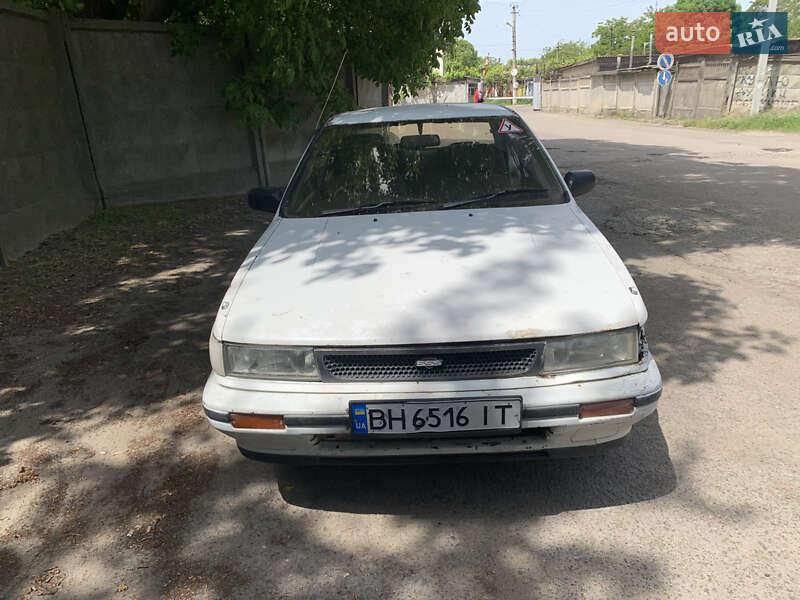 Nissan Bluebird 1989