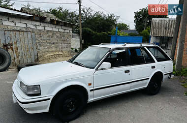 Універсал Nissan Bluebird 1990 в 