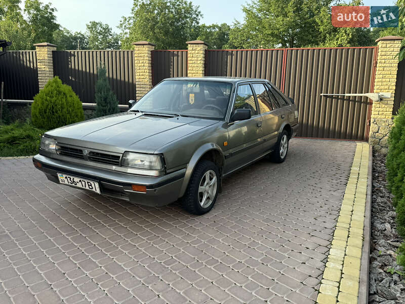 Nissan Bluebird 1990