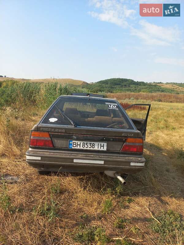 Седан Nissan Bluebird 1987 в Ананьїві