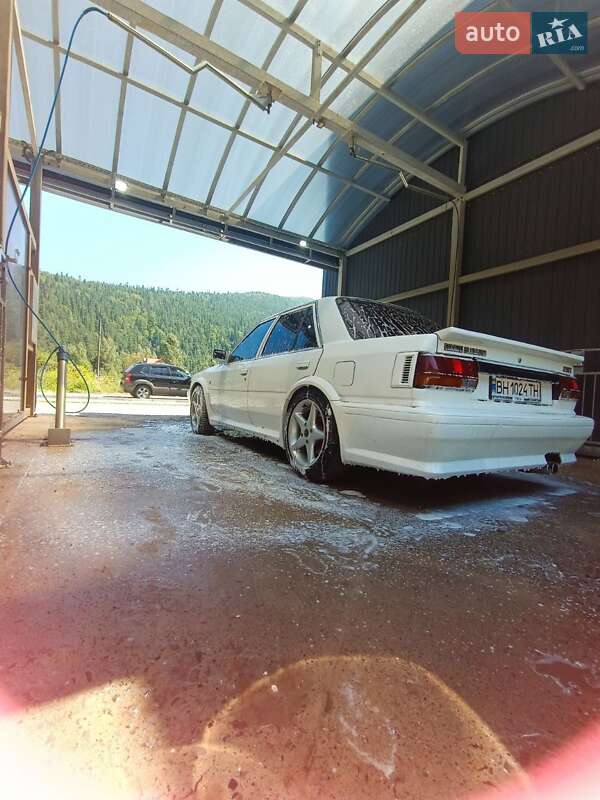 Седан Nissan Bluebird 1989 в Одесі