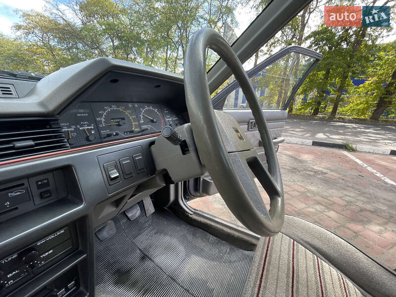 Седан Nissan Bluebird 1984 в Одессе