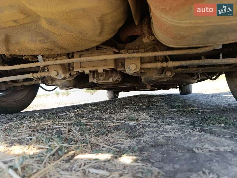 Седан Nissan Bluebird 1992 в Роздільній