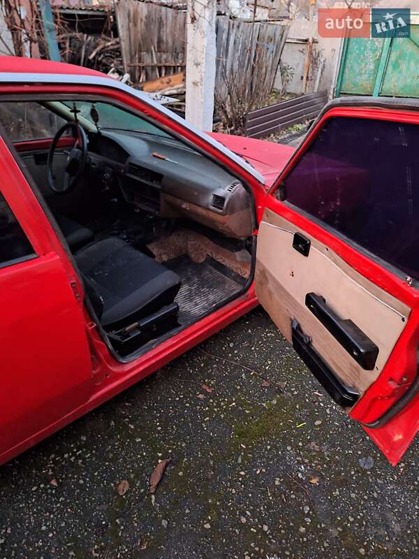 Хетчбек Nissan Cherry 1986 в Богуславі