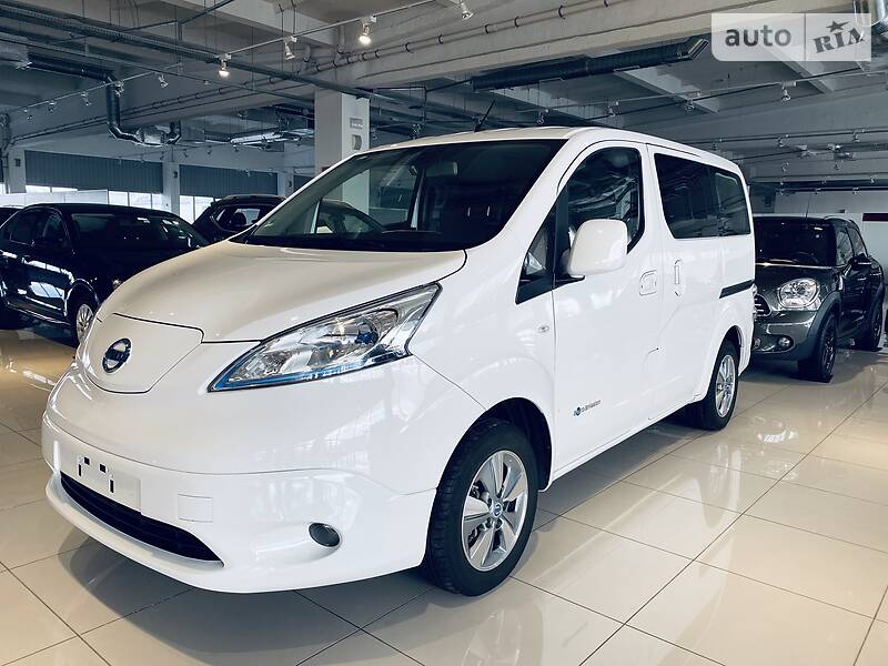Мінівен Nissan e-NV200 2017 в 
