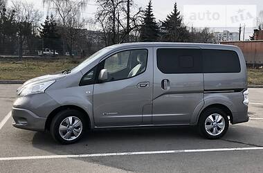 Мінівен Nissan e-NV200 2015 в 