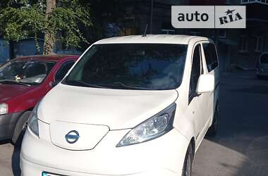 Nissan e-NV200 2015