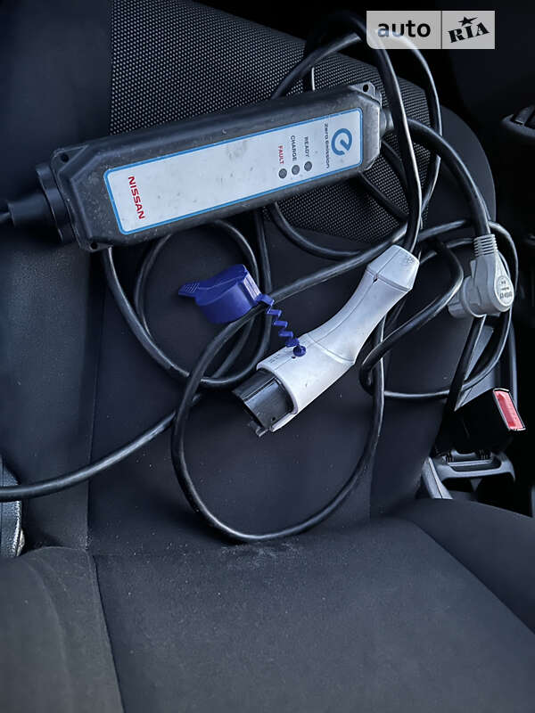 Вантажний фургон Nissan e-NV200 2017 в Тернополі