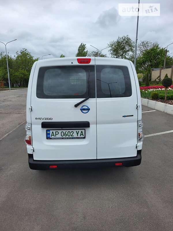 Грузовой фургон Nissan e-NV200 2017 в Запорожье