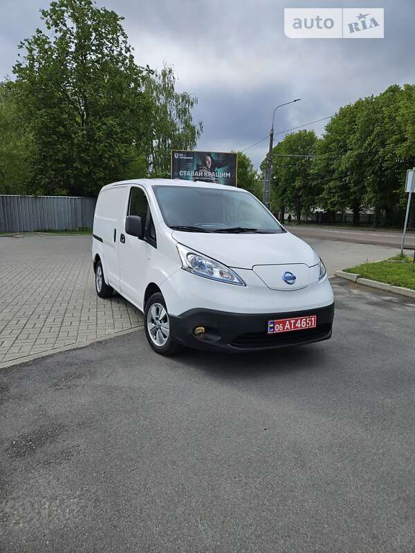 Грузовой фургон Nissan e-NV200 2018 в Житомире