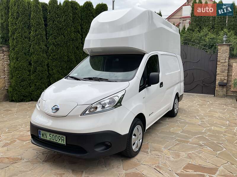 Nissan e-NV200 2022
