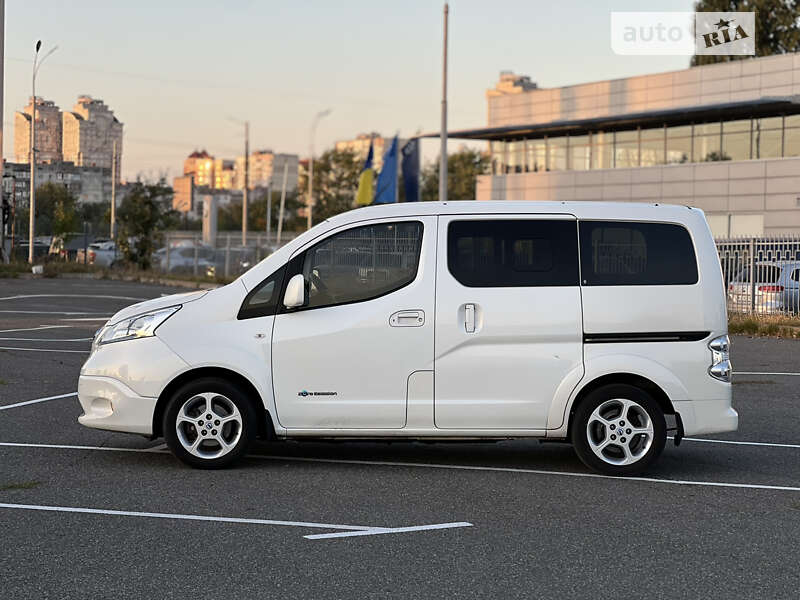 Минивэн Nissan e-NV200 2015 в Киеве