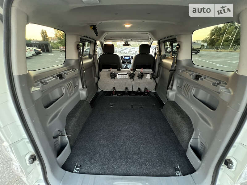 Минивэн Nissan e-NV200 2015 в Киеве
