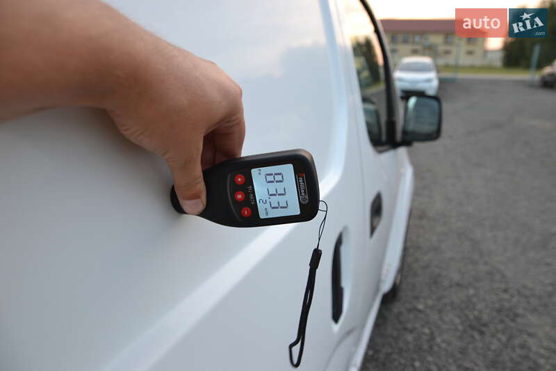 Вантажний фургон Nissan e-NV200 2015 в Луцьку