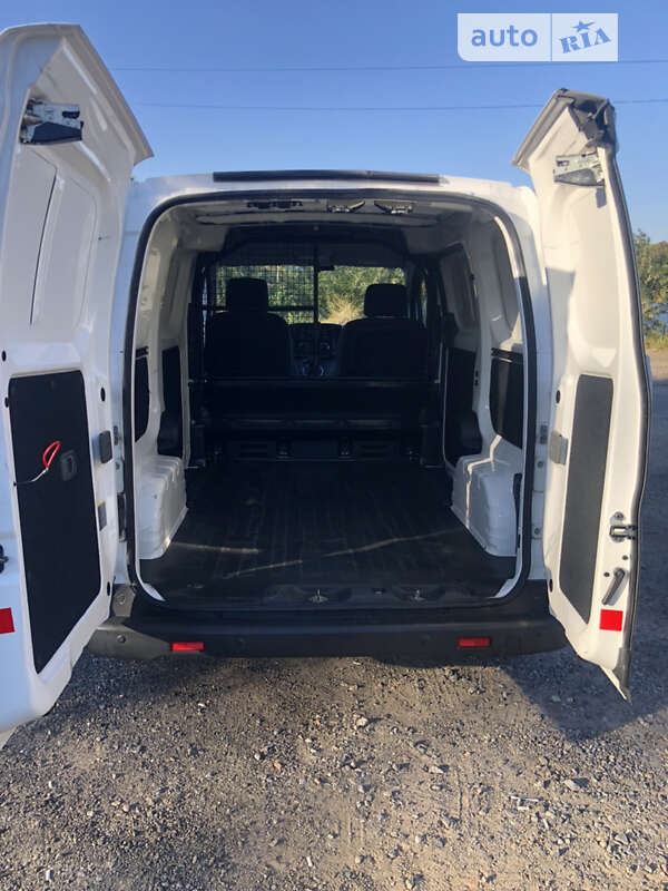 Вантажний фургон Nissan e-NV200 2016 в Вінниці