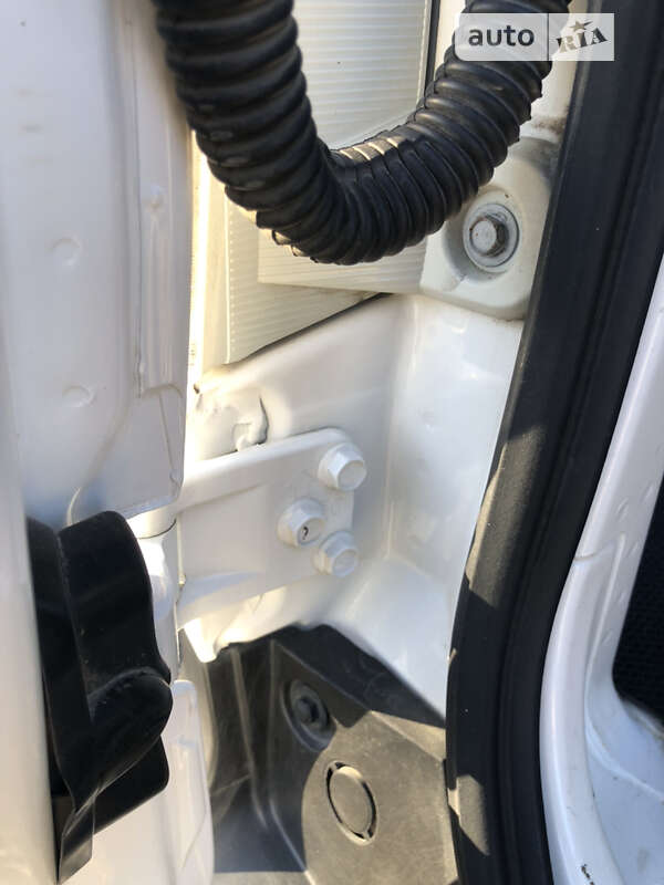 Вантажний фургон Nissan e-NV200 2016 в Вінниці