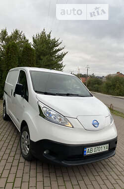 Грузовой фургон Nissan e-NV200 2017 в 