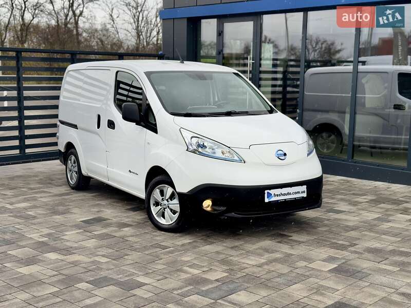 Вантажний фургон Nissan e-NV200 2016 в Рівному