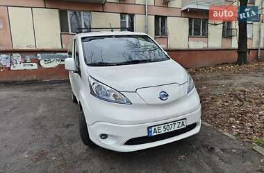 Мінівен Nissan e-NV200 2015 в Дніпрі