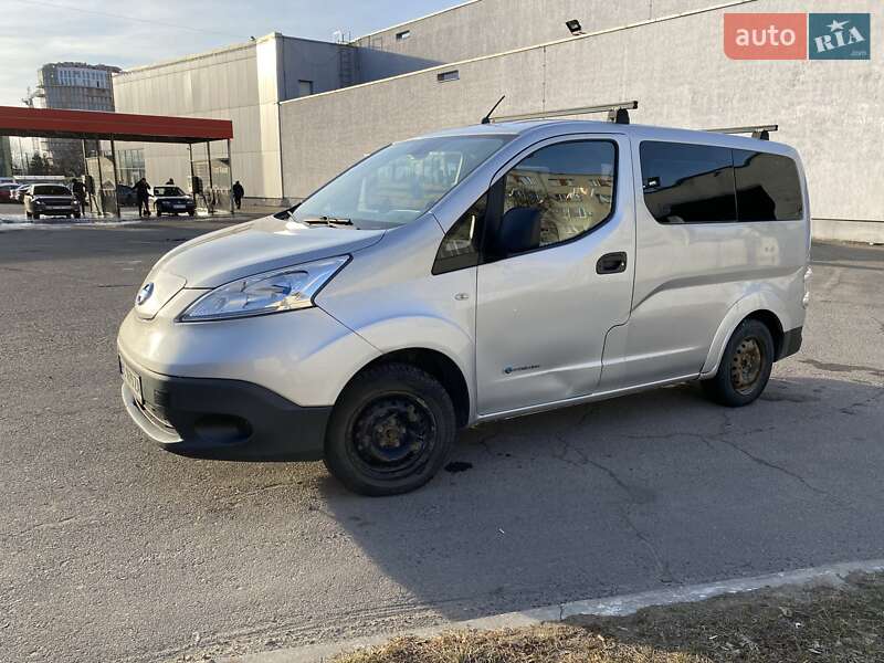 Мінівен Nissan e-NV200 2014 в Львові