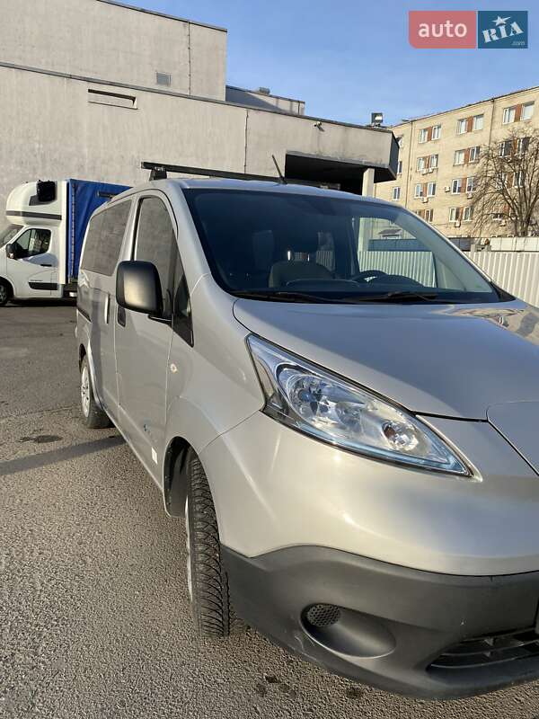 Мінівен Nissan e-NV200 2014 в Львові