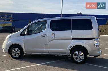 Минивэн Nissan e-NV200 2018 в 