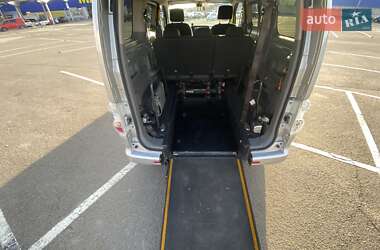 Минивэн Nissan e-NV200 2018 в 
