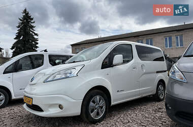 Минивэн Nissan e-NV200 2017 в 