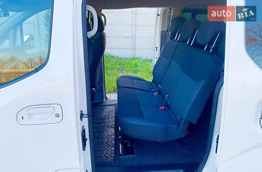 Минивэн Nissan e-NV200 2019 в 