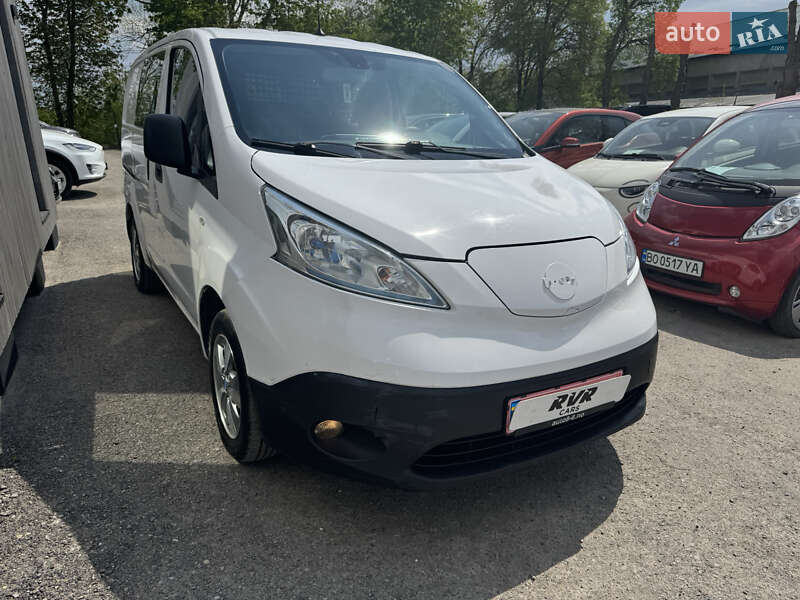 Вантажний фургон Nissan e-NV200 2018 в Тернополі