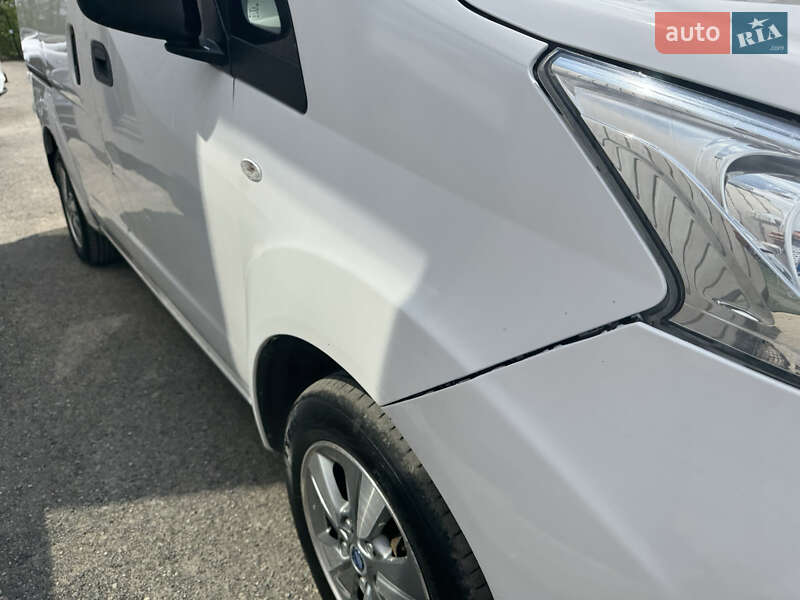 Вантажний фургон Nissan e-NV200 2018 в Тернополі