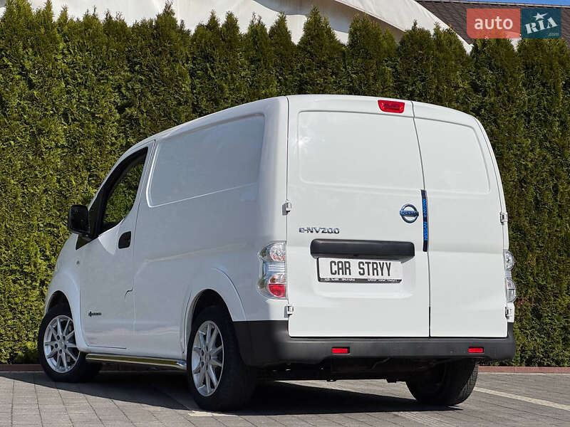 Вантажний фургон Nissan e-NV200 2020 в Стрию