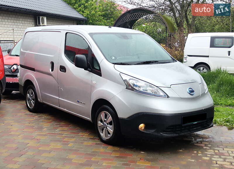 Грузовой фургон Nissan e-NV200 2019 в Новых Санжарах