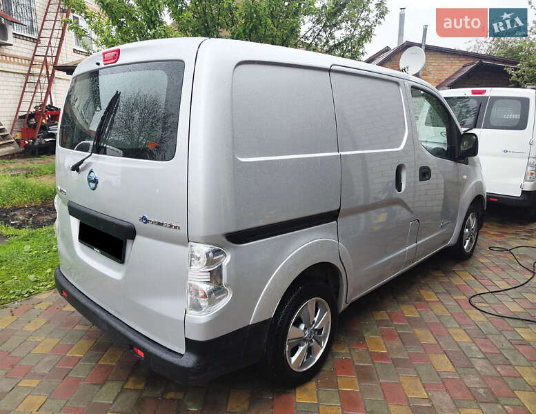 Грузовой фургон Nissan e-NV200 2019 в Новых Санжарах