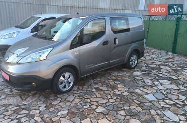 Грузовой фургон Nissan e-NV200 2019 в 