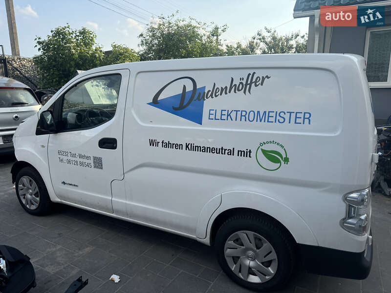 Грузовой фургон Nissan e-NV200 2019 в 