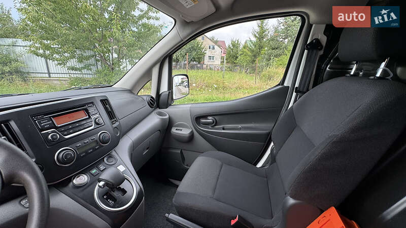 Грузовой фургон Nissan e-NV200 2020 в Ужгороде