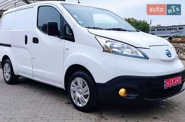Вантажний фургон Nissan e-NV200 2018 в Івано-Франківську