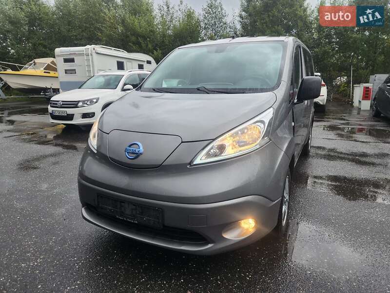 Минивэн Nissan e-NV200 2015 в Киеве