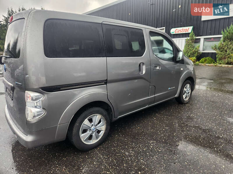 Минивэн Nissan e-NV200 2015 в Киеве